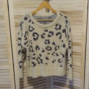 Super soft animal print sweater, M